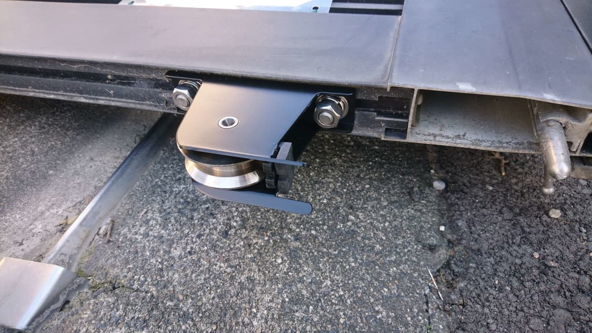 門扉キャスター交換なら常滑市のエクステリアの窓口常滑市